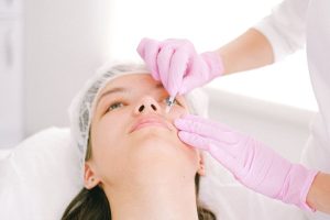 Lire la suite à propos de l’article Fillers vs. Botox: What&rsquo;s the Difference and Which One Is Right for You?