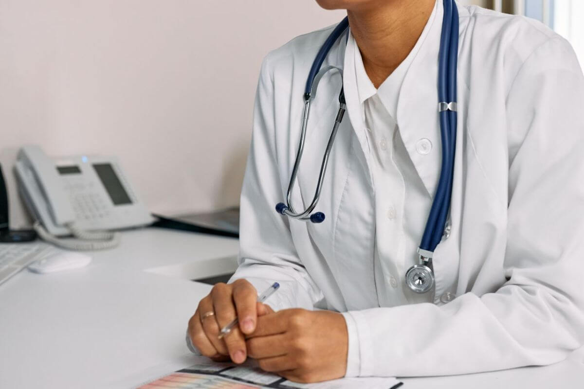 You are currently viewing What to Expect from Your First Aesthetic Consultation — and How to Prepare for It