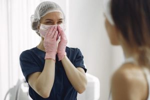 Lire la suite à propos de l’article Recovery After Aesthetic Surgery: The Do&rsquo;s, the Don&rsquo;ts, and What Nobody Tells You